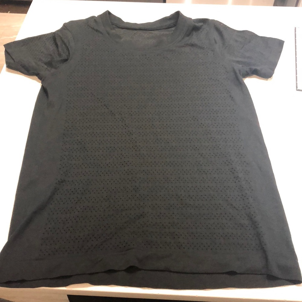 Lululemon Breeze By short sleeve tee